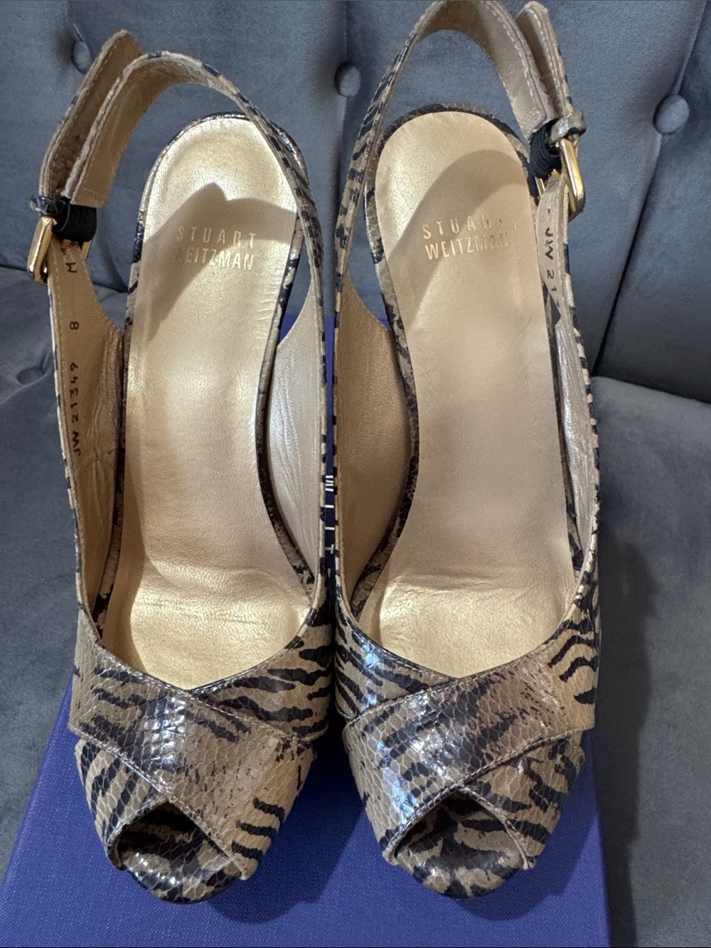 STUART WEITZMAN ZEBRA PLATFORM HEELS. - Picture 2 of 9